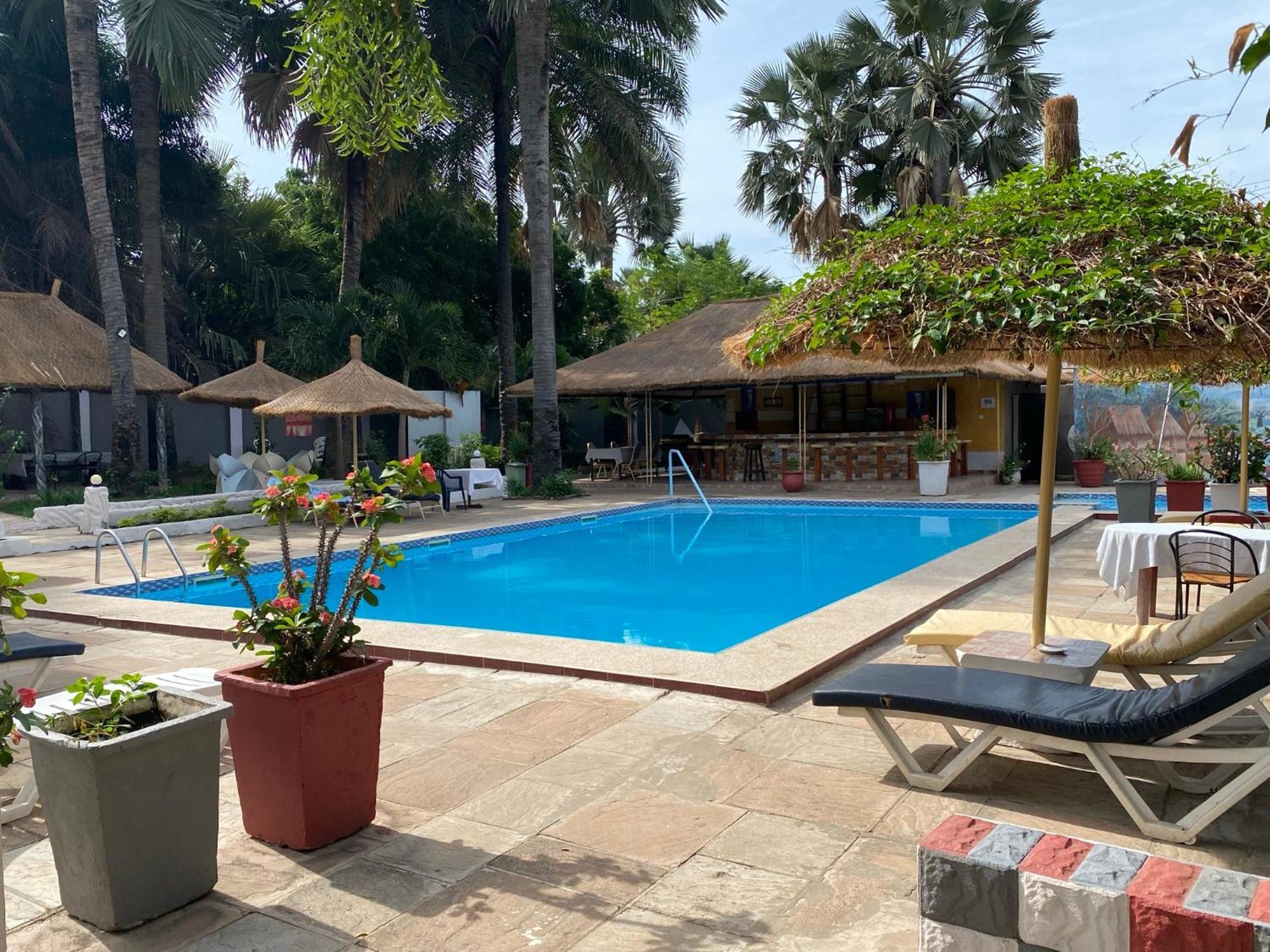 Calabash Apartment-Hotel Kotu Kültér fotó